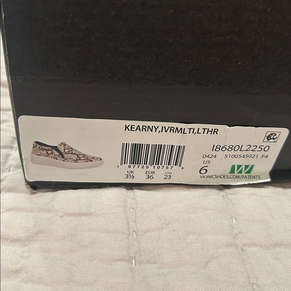 VIONIC KEARNY PLATFORM SLIP ON SNEAKER Ivory Leather Snake 6 Wide - Picture 4 of 7